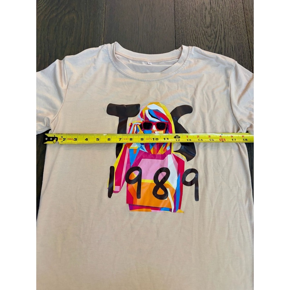 Taylor Swift 1989 Pop Art Graphic Short Sleeve Beige T-Shirt Small - Picture 5 of 7
